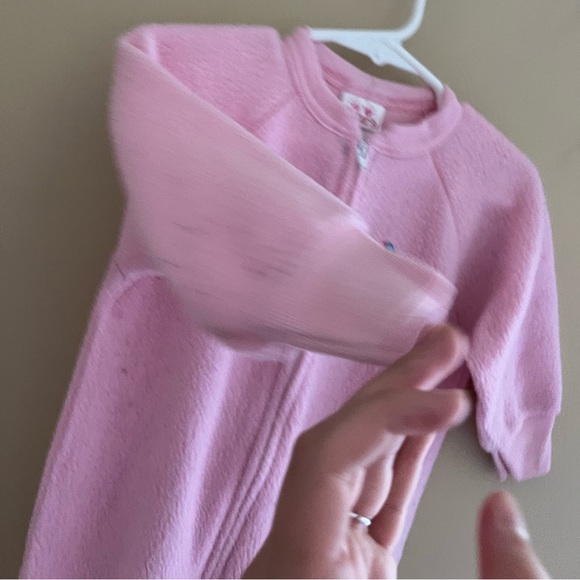 ◻️CARTER’S: Girl size 18 months, pink footsie pajamas w/ dinosaur, preowned◻️ - Picture 5 of 12